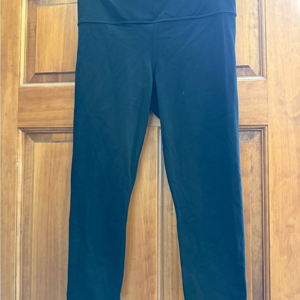 Athleta Black Elation Capri Leggings